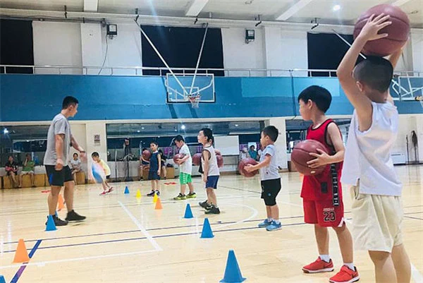 大学生球员如何应对季后赛压力_1
